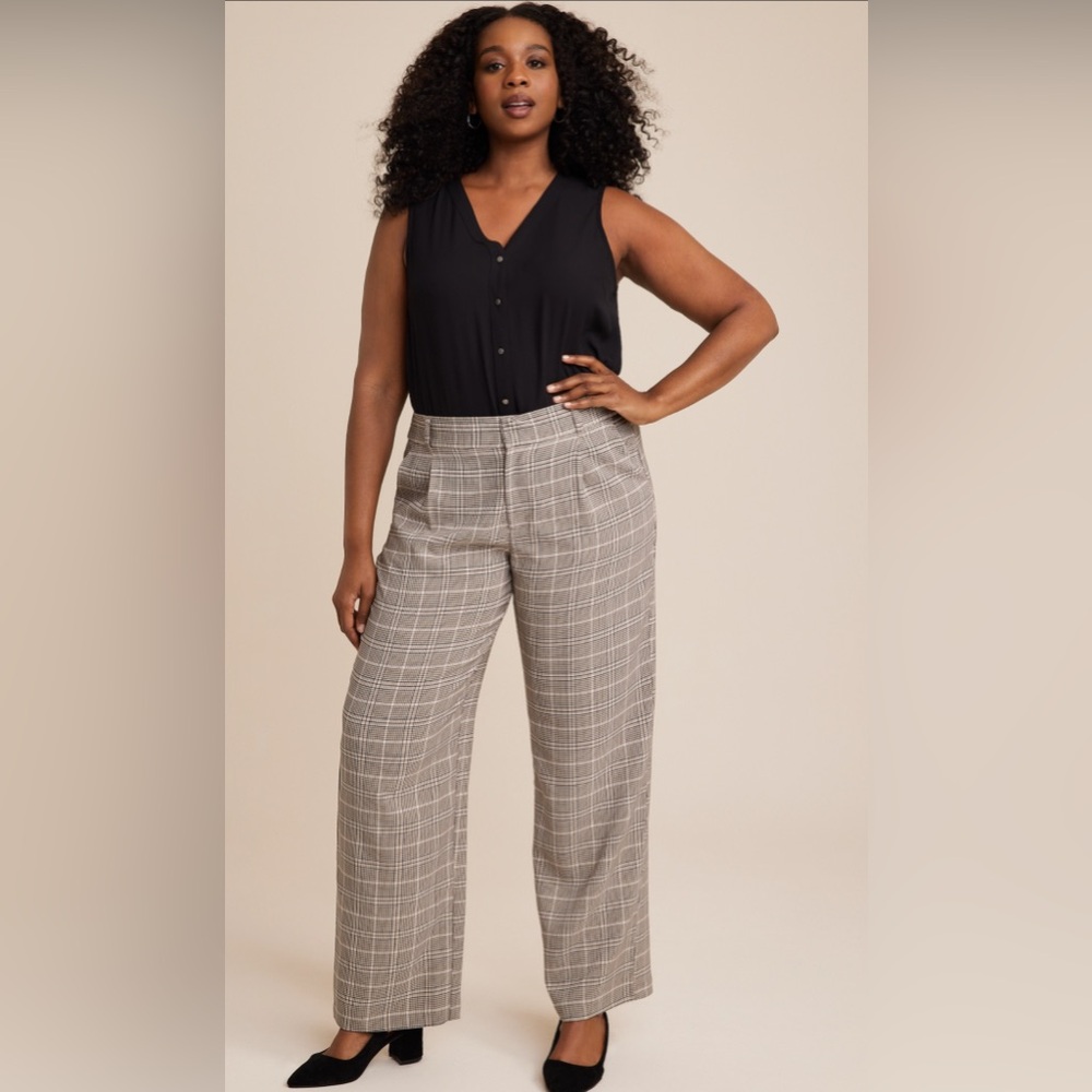 NWOT Maurice’s Size 16 tan and black plaid slacks